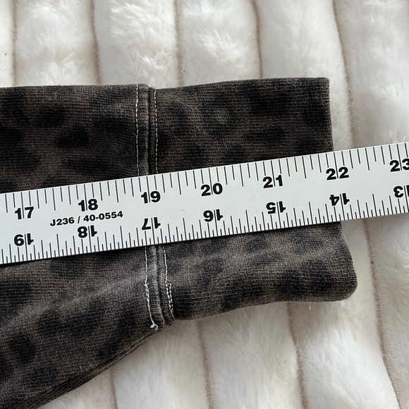 Anthropologie Sundry Leopard Print Cozy Hoodie Sweatshirt Size S Athleisure - Picture 14 of 15